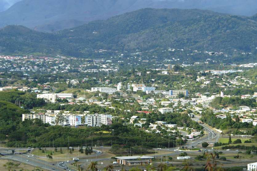 Un médecin en intervention de nuit caillassé à RivièreSalée Les