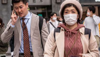Covid: le Japon tombe le masque, à petits pas