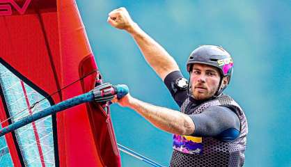 Nicolas Goyard sur le podium du marin de l'année
