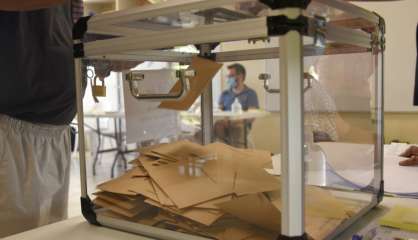 Référendum : un taux de participation en forte baisse à midi