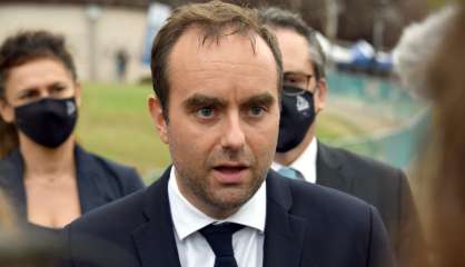 Sébastien Lecornu renvoie les discussions institutionnelles après l’élection présidentielle