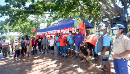 La section STKE mairie de Nouméa mobilisée devant l'hôtel de ville