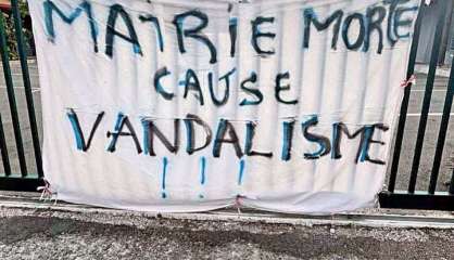 La mairie de Maré fermée après des actes de vandalisme à Noël