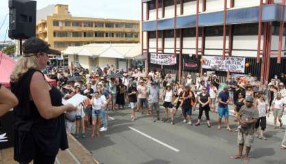 Mobilisation devant le Haussariat ce samedi matin contre les mesures anti-Covid