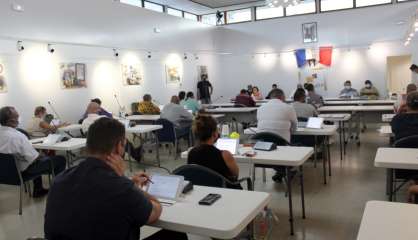 Louis Mapou et Milakulo Tukumuli quittent le Conseil municipal de Païta