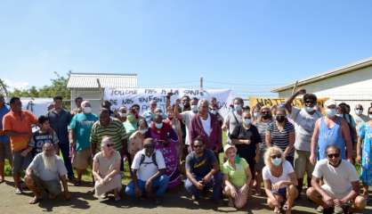 Des habitants et des associations s'élèvent contre l'incinérateur à Numbo