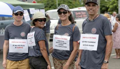 Vie chère : plus de 200 personnes réunies devant le gouvernement