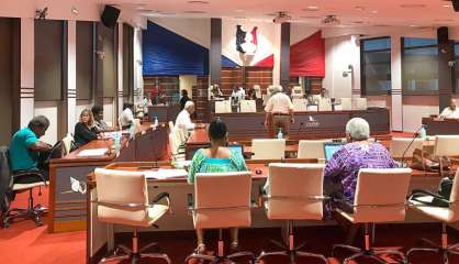 Le Congrès se penche sur une loi du pays pour sauver la CLR