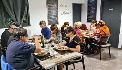 Les dîners à l’aveugle de l’AVH fêtent leurs 10 ans à La Table des gourmets