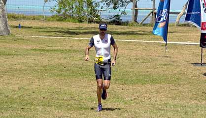Triathlon : Laurent Travers surprend les favoris à Poé