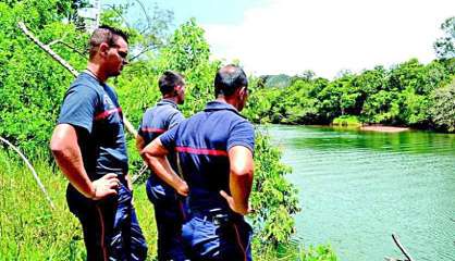 Requins dans la Dumbéa : la baignade est interdite jusqu’à nouvel ordre