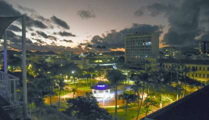 Un homme interpellé après une série de bagarres place des Cocotiers à Nouméa