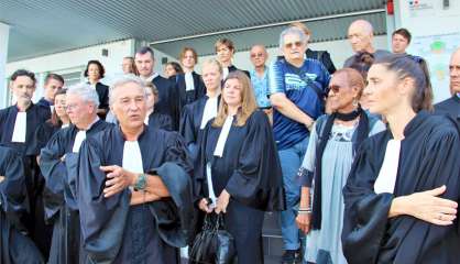 Les avocats vont attaquer l'État pour les conditions 