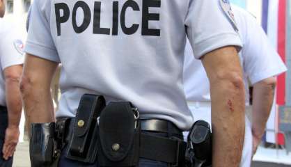 Fortement alcoolisée, elle s’en prend à la portière du conducteur