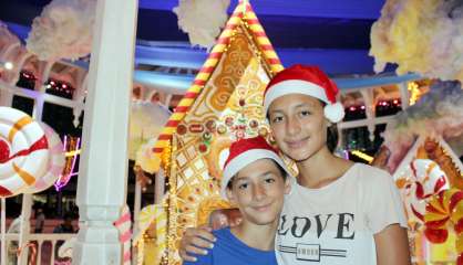 Des milliers de personnes réunies pour accueillir le père Noël à Nouméa