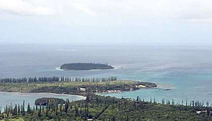 Deux jeunes frappent un membre de la chefferie de l’île des Pins avec une bouteille en verre