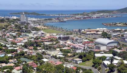 Une femme menacée avec des pierres, sa voiture volée et deux hommes condamnés