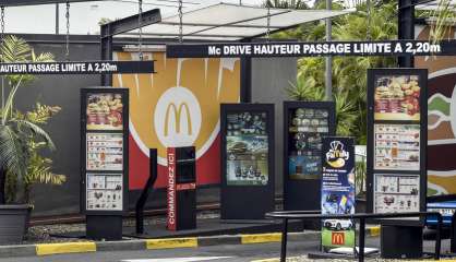 Ivres, deux hommes s’endorment dans leur voiture et bloquent le drive d’un McDonald’s de Nouméa