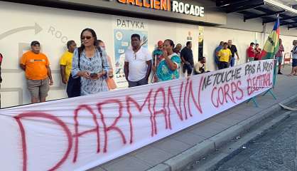 Des soutiens à Louis Mapou en marge de la manifestation contre la réforme du Ruamm