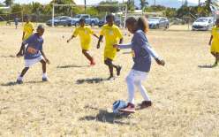 Avec vingt et une équipes dans les quatre catégories d’âge, le football était comme d’habitude la discipline la plus représentée.  Les matches se sont déroulés dans un esprit sportif jusqu’au bout. Ce qui veut dire accepter de perdre aux penaltys, comme c