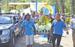 Après avoir séjourné du 16 juillet au 4 septembre dans les sept communes de l’aire Xârâcùù, dimanche dernier, la statue de la Vierge de Fatima a été confiée officiellement et solennellement à l’aire Ajïe Aro. C’est en la chapelle Saint-Pierre de la tribu 