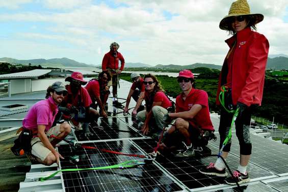Les collèges provinciaux bientôt autonomes grâce à l’énergie solaire