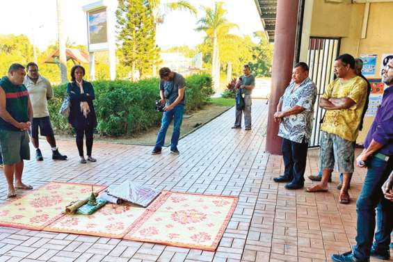 Les artistes du pays guident la jeunesse dans son histoire