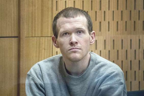 Le tueur impassible face aux familles des victimes