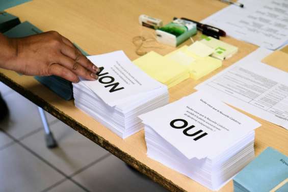 Référendum : en recul, le Non l'emporte à 53,26 %