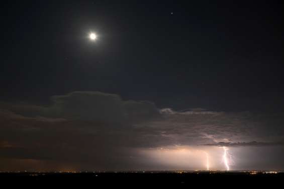 Dans le Sud-Est, nouveaux orages violents attendus après une nuit sans dégâts majeurs