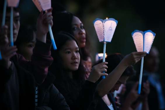 Lourdes: des milliers de pèlerins de tous les âges célèbrent l'Assomption
