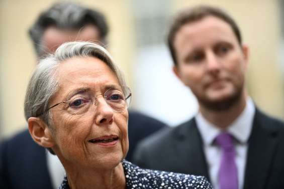 Borne sous pression sur les retraites et la taxation des profits