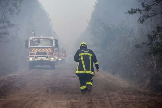 Incendies en Gironde: le tour de France des pompiers appelés en renfort