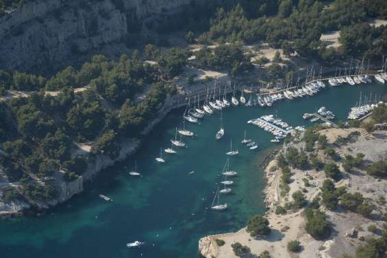 Dans les Calanques près de Marseille, le fléau des locations sauvages de bateaux