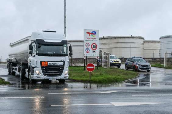 Carburants: le gouvernement réquisitionne un autre dépôt, fin de la grève dans une raffinerie