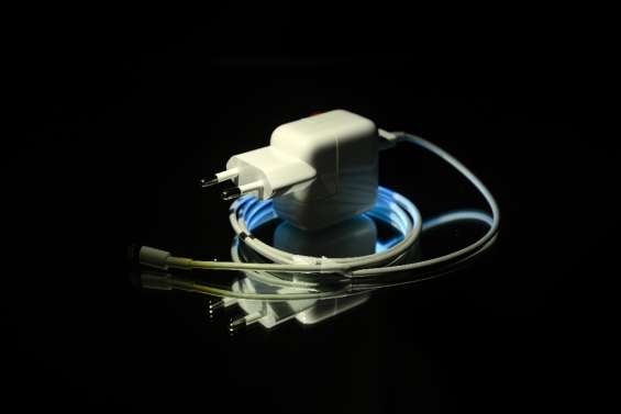 Smartphones: le chargeur universel devient obligatoire dans l'UE