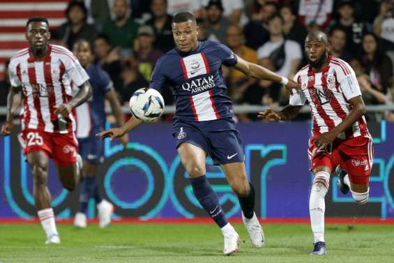 Foot: Paris et Mbappé assurent l'essentiel à Ajaccio