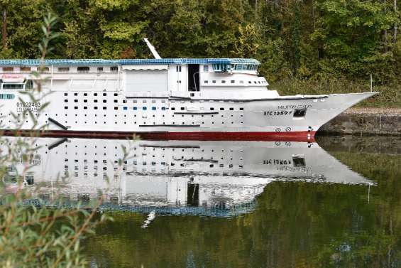En Moselle, la réplique d'un paquebot de croisière cherche un nouveau cap