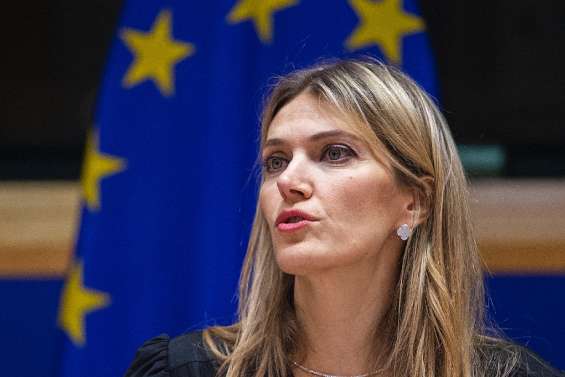 Corruption: le Parlement européen va sanctionner l'élue grecque Eva Kaili