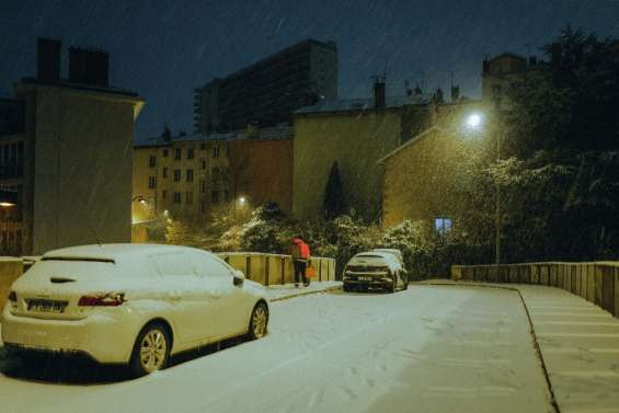 Vague de neige et verglas en France, trois morts en Bourgogne