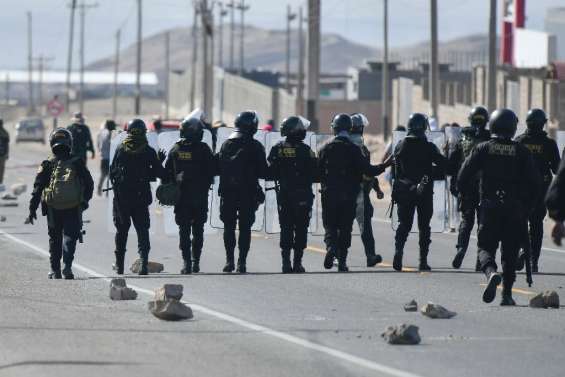 Manifestations au Pérou: l'état d'urgence en vigueur à Lima 