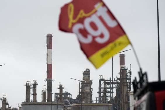 Retraites: la CGT Pétrole appelle à la grève, le gouvernement veut éviter le