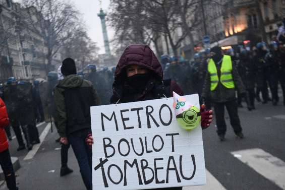 Retraites: les syndicats espèrent frapper encore plus fort