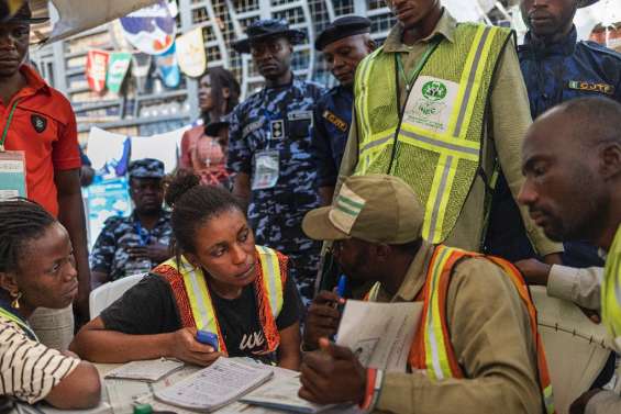 Le Nigeria suspendu à l'annonce des résultats de la présidentielle
