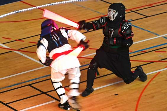 Des apprentis Jedi à l'assaut du premier championnat de France de sabre laser
