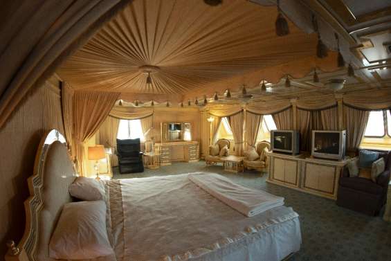 En Irak, les deux yachts de Saddam Hussein, vestiges de sa folie des grandeurs