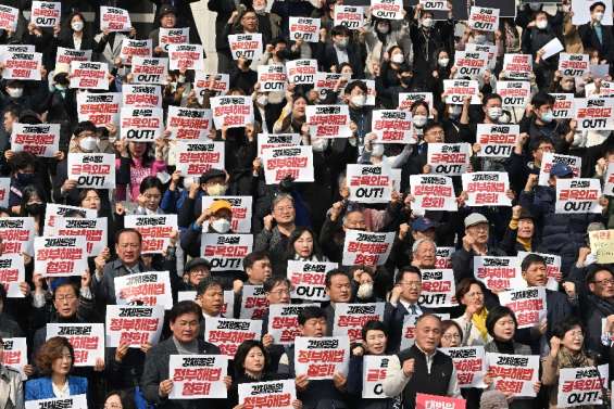 Corée du Sud: des victimes de travail forcé au Japon fustigent le plan d'indemnisation de Séoul 