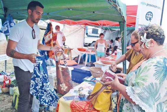 Les sacs des mamies remplacent le plastique