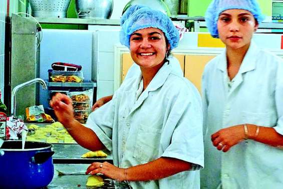 Un buffet aux quatre saveurs A NOTER préparé par les élèves