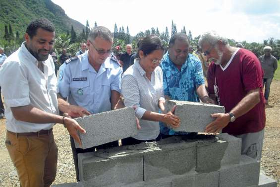 Houaïlou a posé la première pierre de son centre de secours